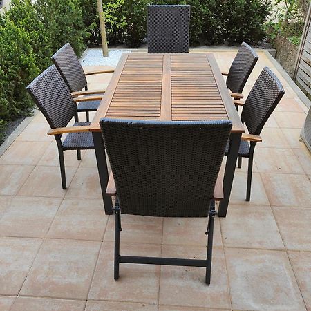 Eleonoras Ferienwohnung In Wuerzburg Stadt Mit Terrasse Im Erdgeschoss Inklusive Eigenen Parkplaetzen Vor Der Tuer Esterno foto