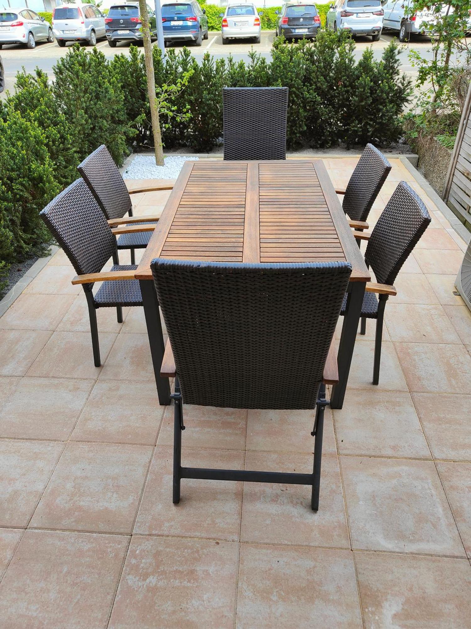 Eleonoras Ferienwohnung In Wuerzburg Stadt Mit Terrasse Im Erdgeschoss Inklusive Eigenen Parkplaetzen Vor Der Tuer Esterno foto